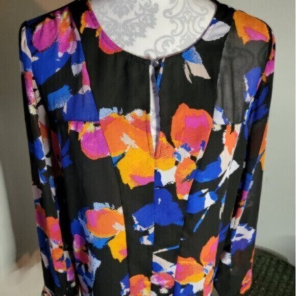 Vince Camuto Colorful Floral Print Chiffon Blouse Size Medium - Picture 10 of 10